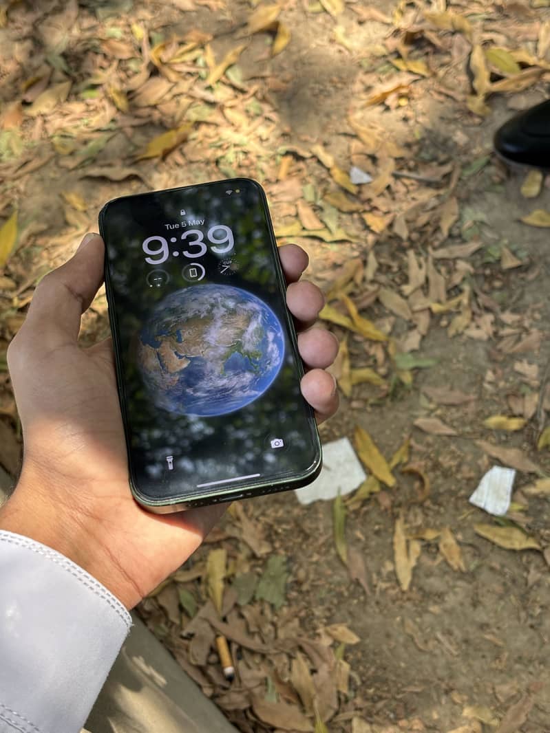 Apple iPhone 13 3