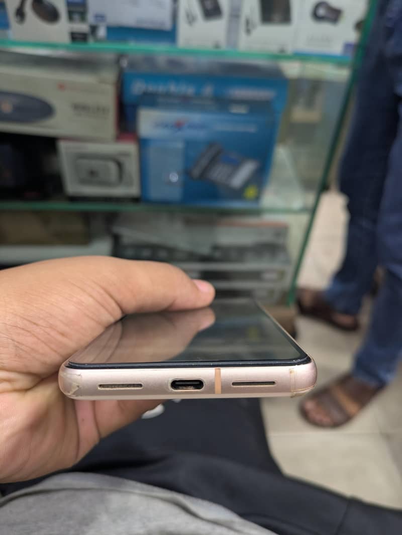 Google Pixel 8 3