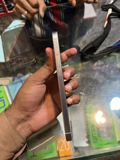 Apple iPhone 16 Pro Max JV