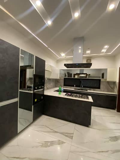 1 Kanal Fully Luxurious House With Original Pictures Attached With Gas Available For Rent In The Heart Of Bahria Town Lahore