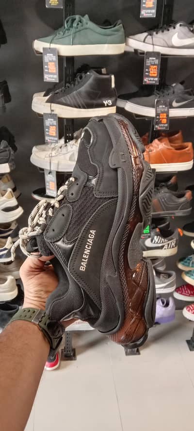 Balenciaga Triple S Clear Sole In Black size 40