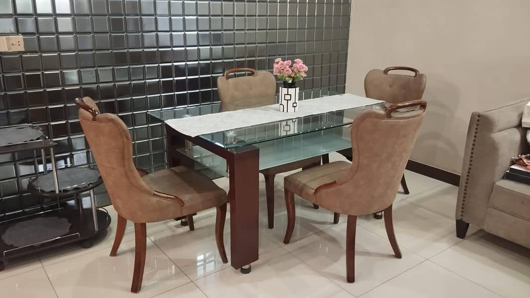 4 seater dining table 0