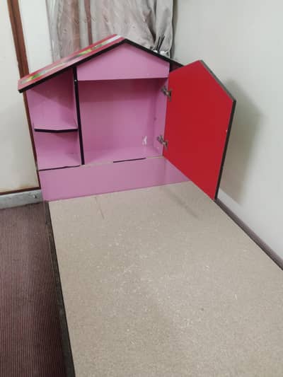 girls bed with side table