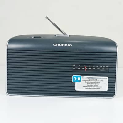 Retro Grundig Classic Music 60 Transistor FM/MW Radio with High Recep