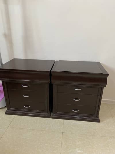 2 side tables