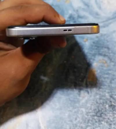 Infinix hot60i