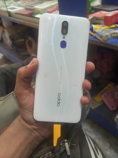 OPPO F11 4/64 whatsapp +92 341 6858671