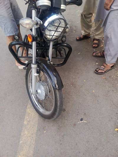 Suzuki 150 2024 model he total 6000 km chali he All Over Genuine He
