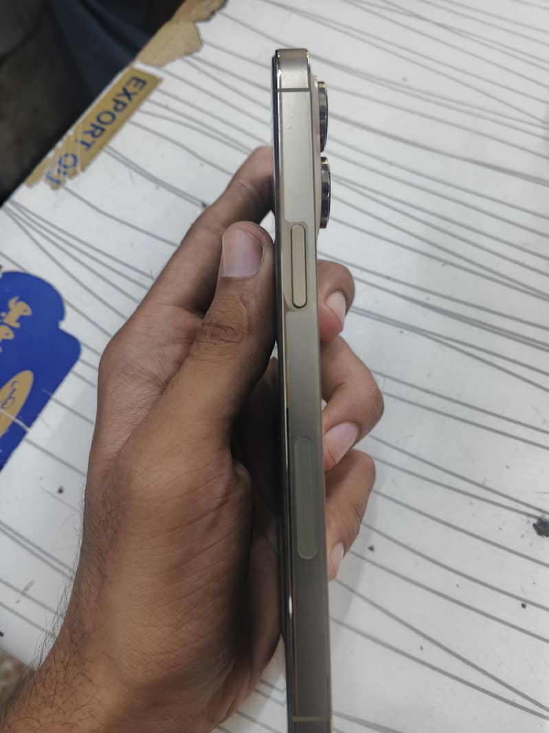 Apple iPhone 14 Pro Max 3