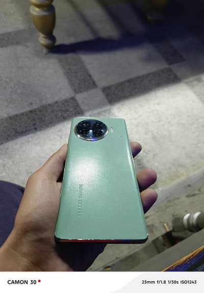 Tecno Spark 20 Pro Plus urgent slae