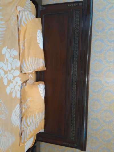 Solid sheesham Wooden Bed Set