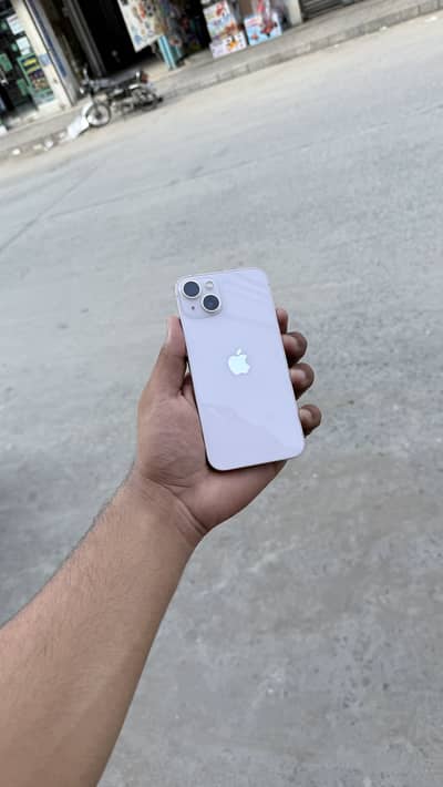 Apple iPhone 13