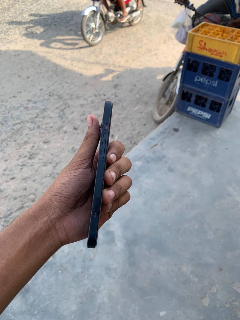 Apple iPhone 13 3
