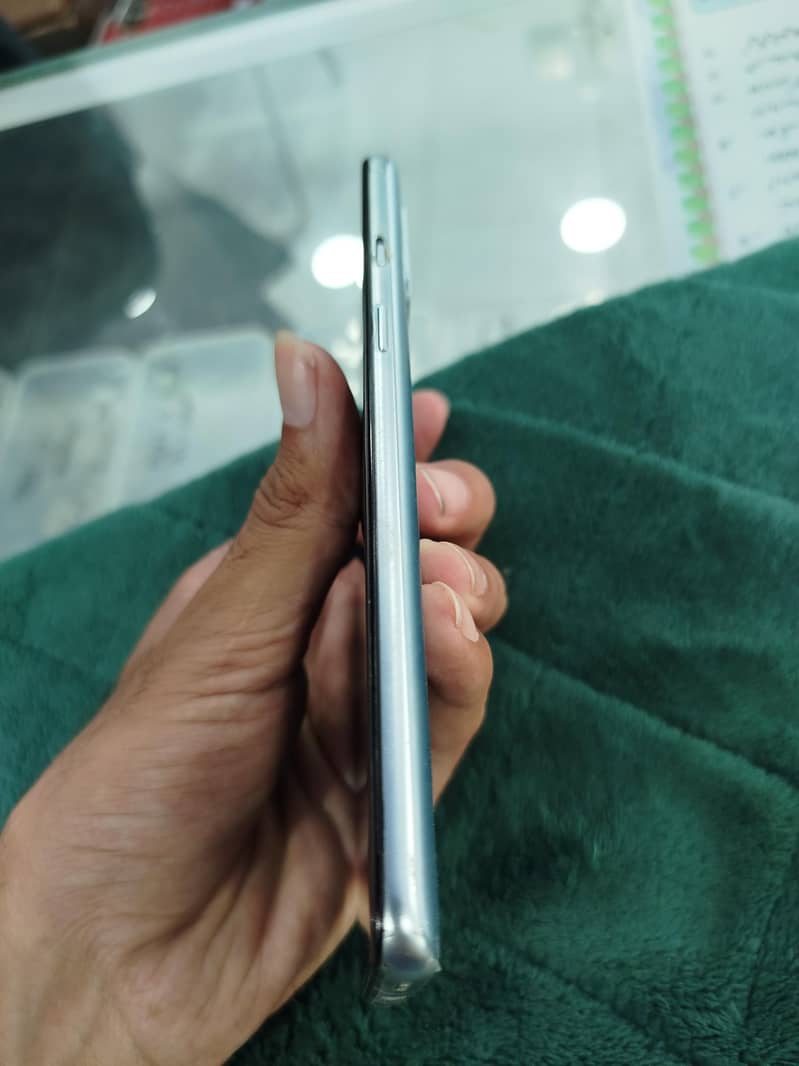One Plus 8t 4