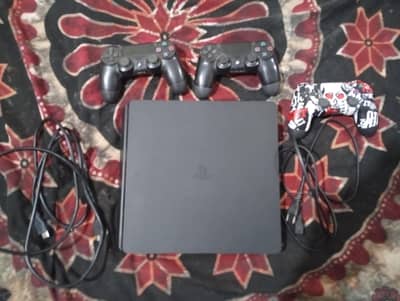 PS4 SLIM 1 TB JAILBROKEN