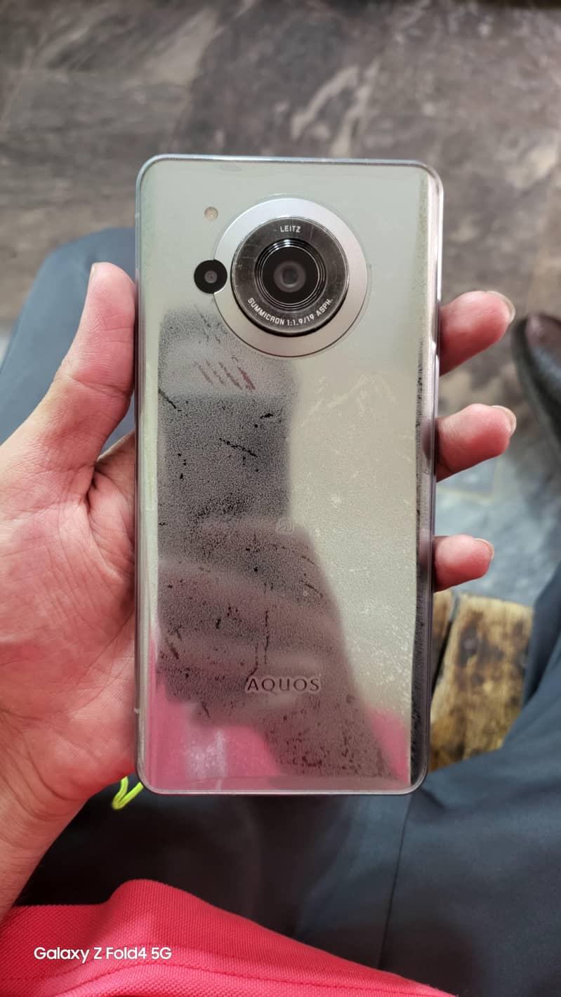 Sharp Aquos R7 3