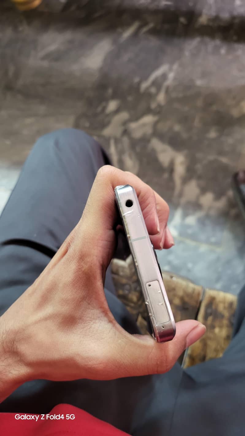 Sharp Aquos R7 5