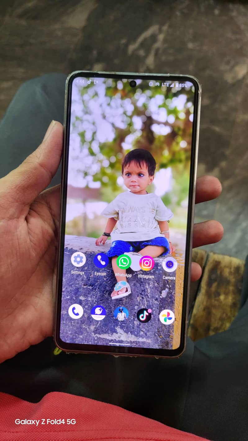 Sharp Aquos R7 7