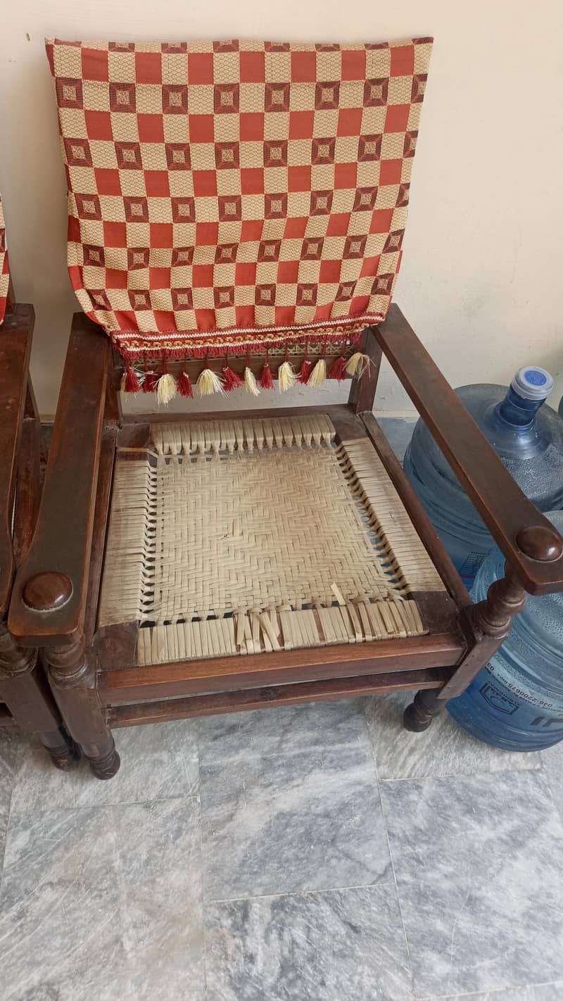 Chairs 0