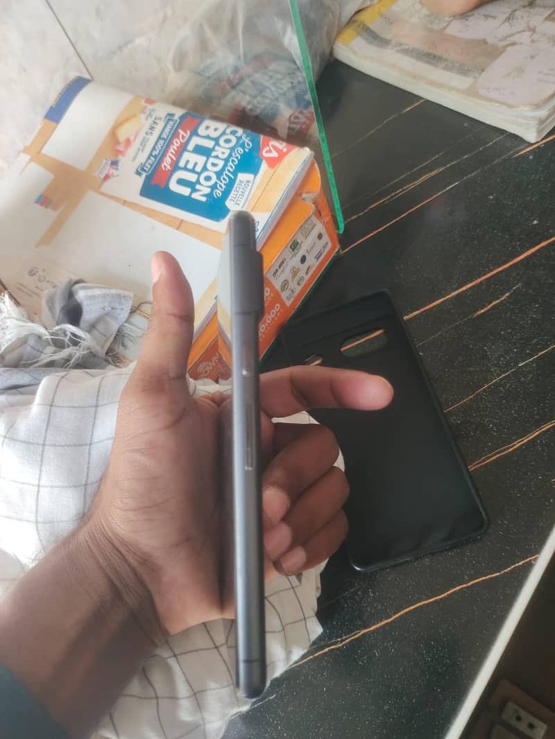 Google Pixel 7 4