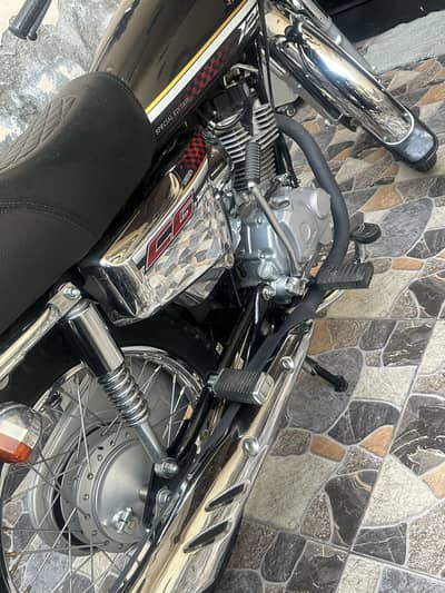 Honda cg 125 self speical edition 100% ok new bike