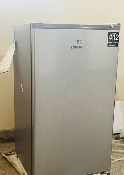 Dawlance fridge DSD 4890