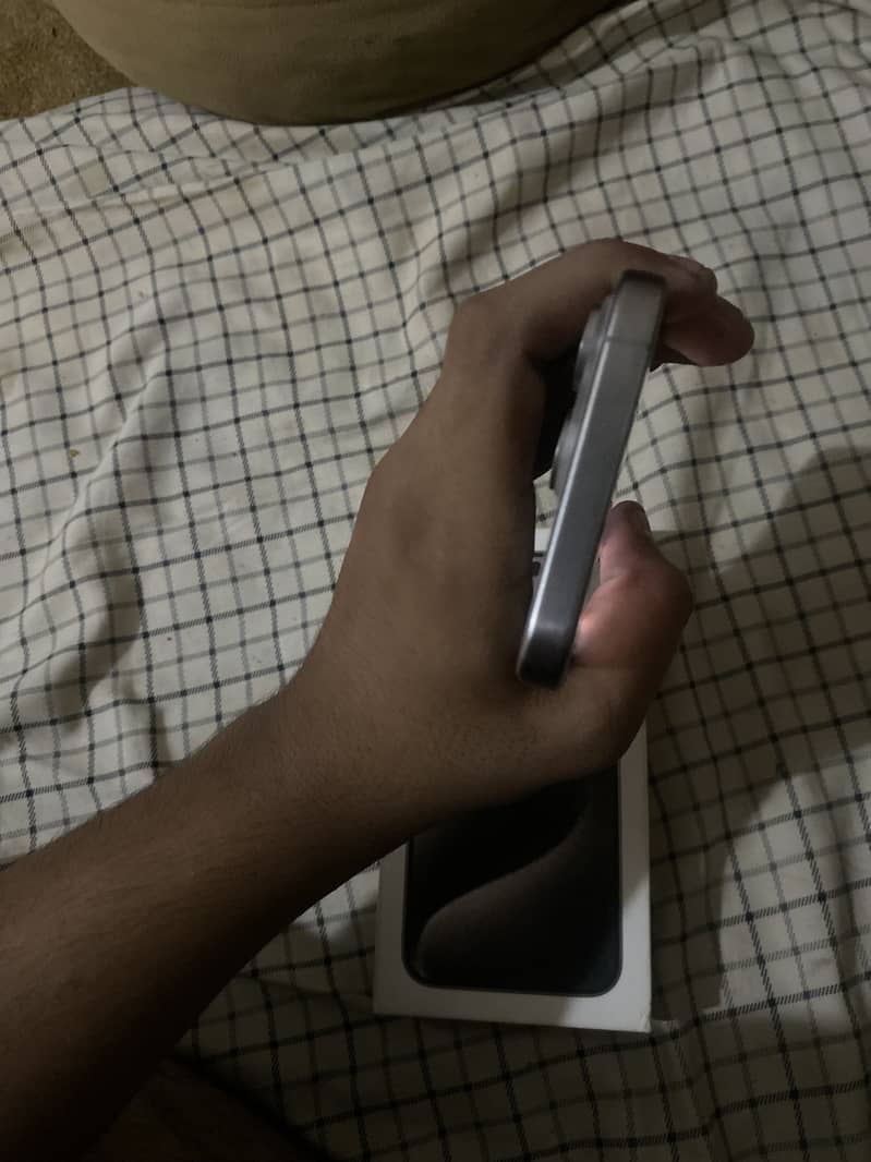 Apple iPhone 15 Pro Max 3