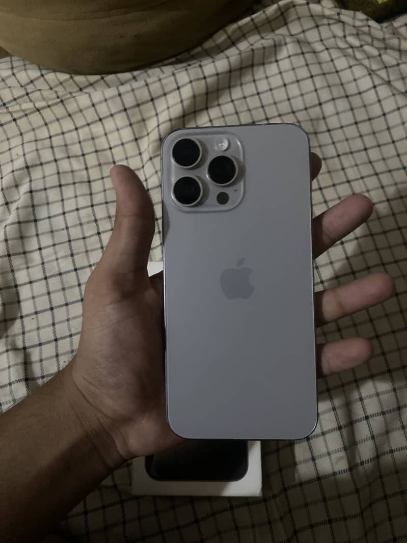 Apple iPhone 15 Pro Max 2