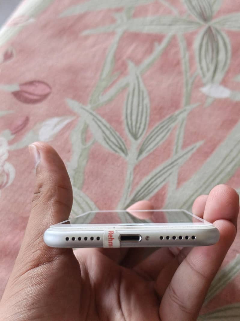 Apple iPhone 7 2