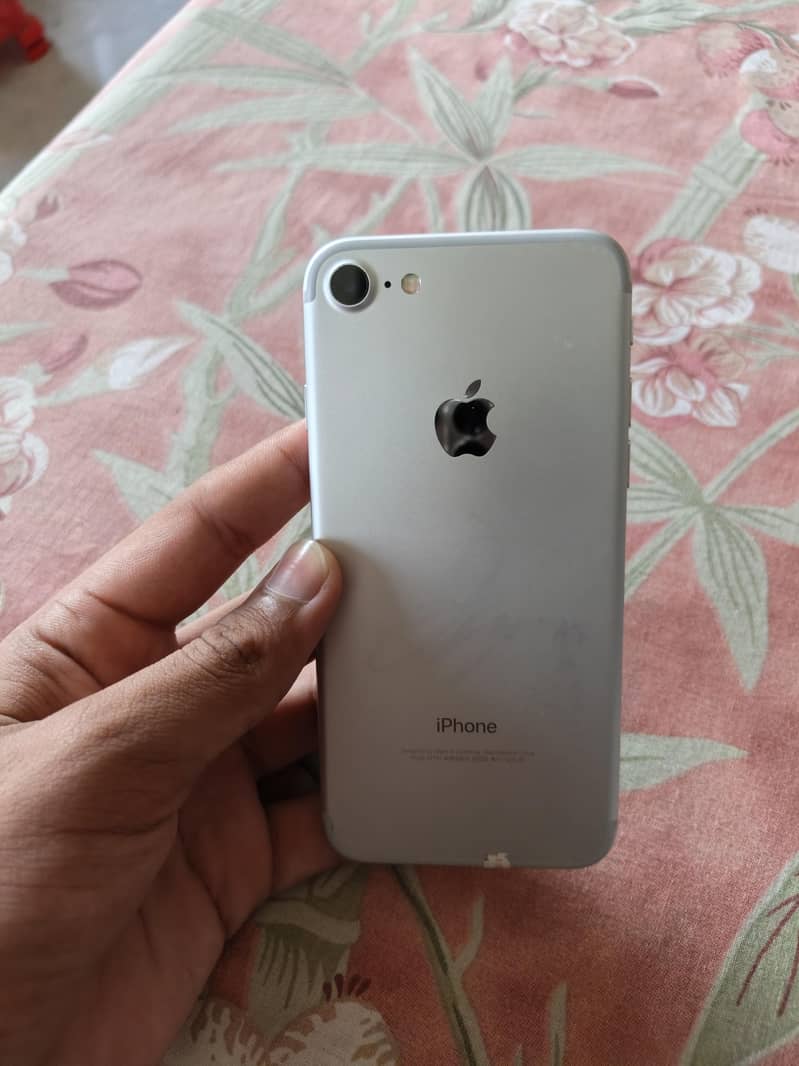 Apple iPhone 7 4