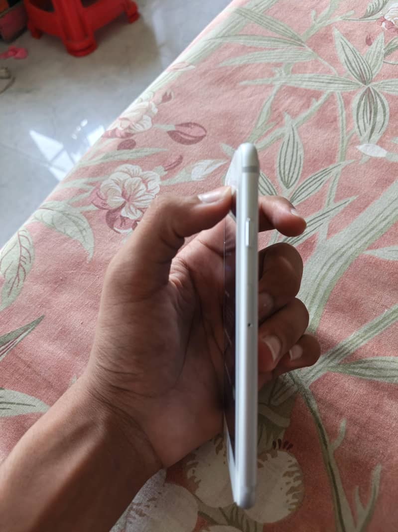 Apple iPhone 7 5