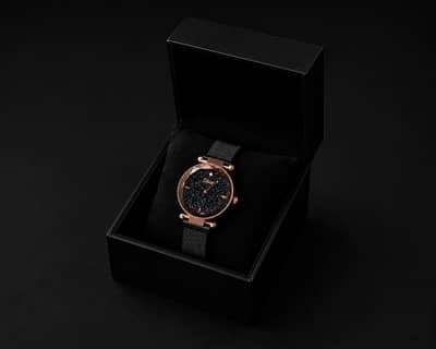 Elegant Women's Black & Rose Gold Watch – Stylish Magnetic Strap