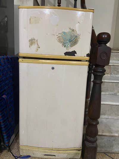 refrigerator medium size