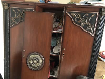 3 door cupboard