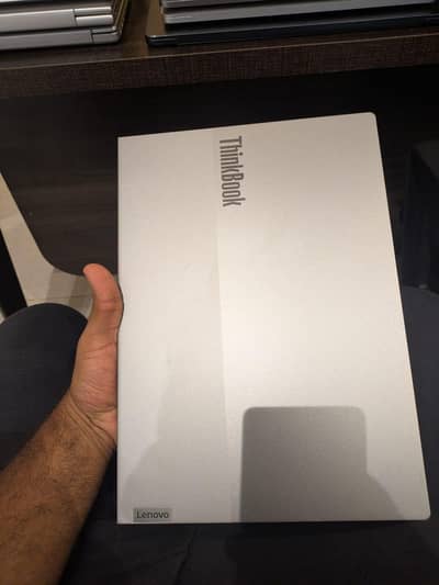 Lenovo thinkbook core 5 ultra 8gb/512gb