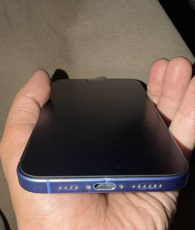 Apple iPhone 16