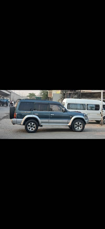 Mitsubishi Pajero 1995
