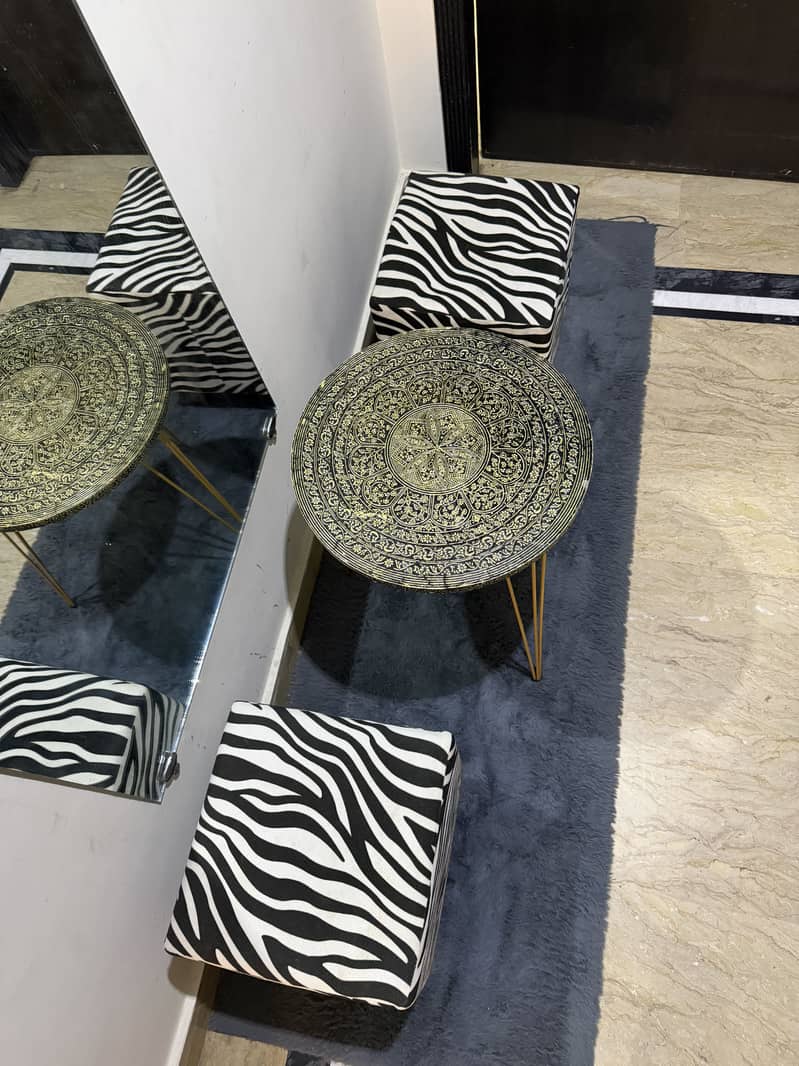 Corner Table Set with 2 Zebra Stools 0