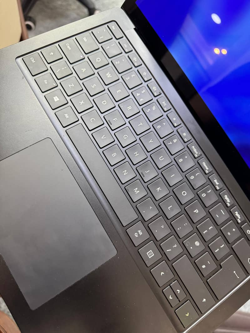Surface core i5 10Th Generation 8