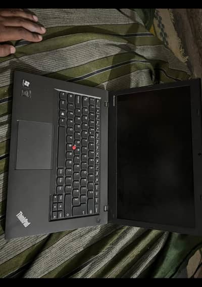Lenovo thinkpad T440 8gb 256ssd