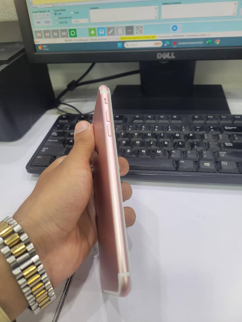 Apple iPhone 7 Plus 4