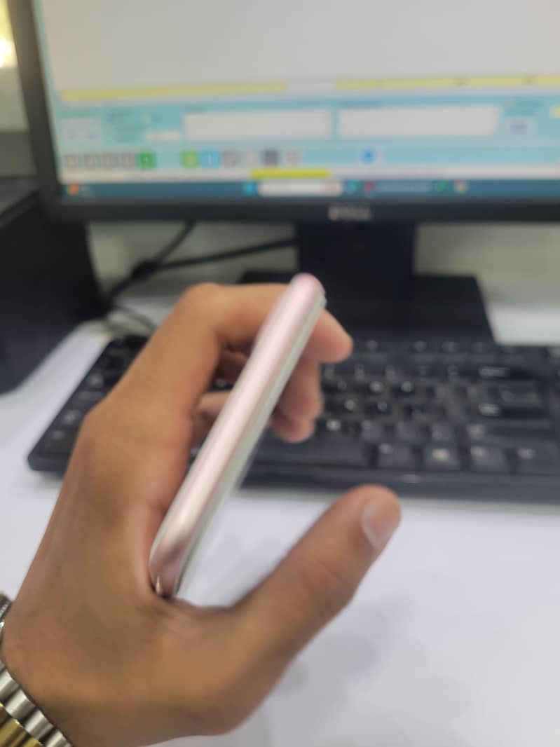 Apple iPhone 7 Plus 5