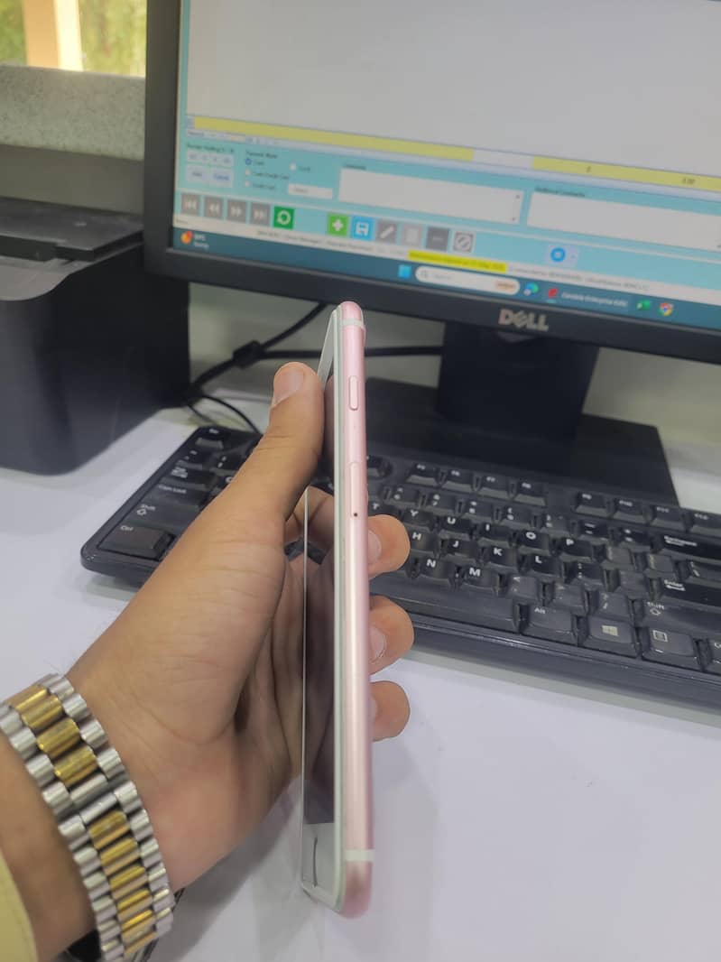 Apple iPhone 7 Plus 6