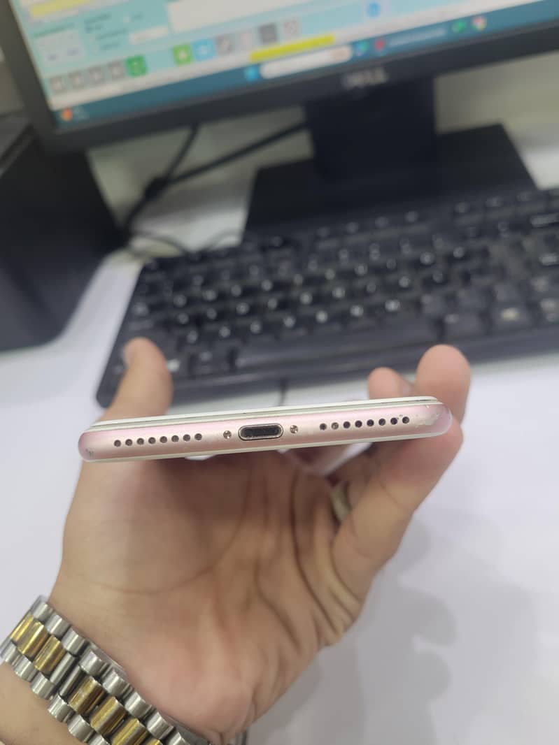 Apple iPhone 7 Plus 8