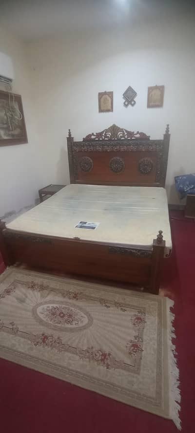 2 KingSize Beds + 2 Mattress + 1 Dressing Table