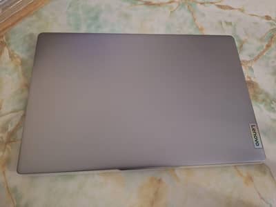 Lenovo Ideapad Slim 3i 15IRU8