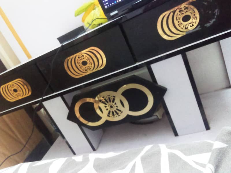 Dressing table 1