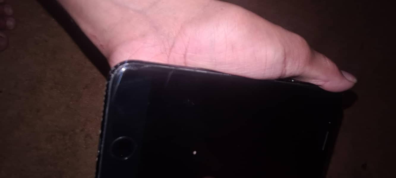 Apple iPhone 7 Plus 0