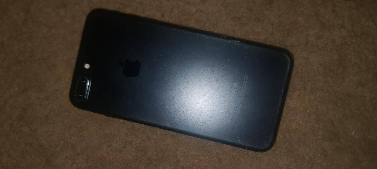 Apple iPhone 7 Plus 1