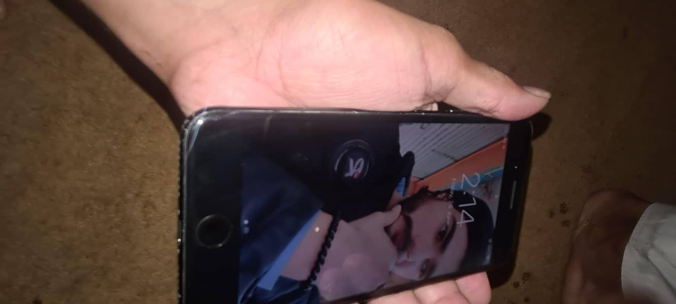 Apple iPhone 7 Plus 3